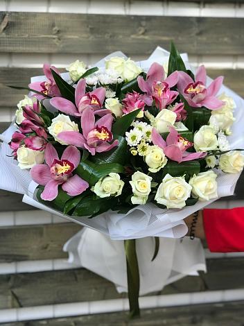 Букет цветов из: Розы и Хризантемы в Чепигинской