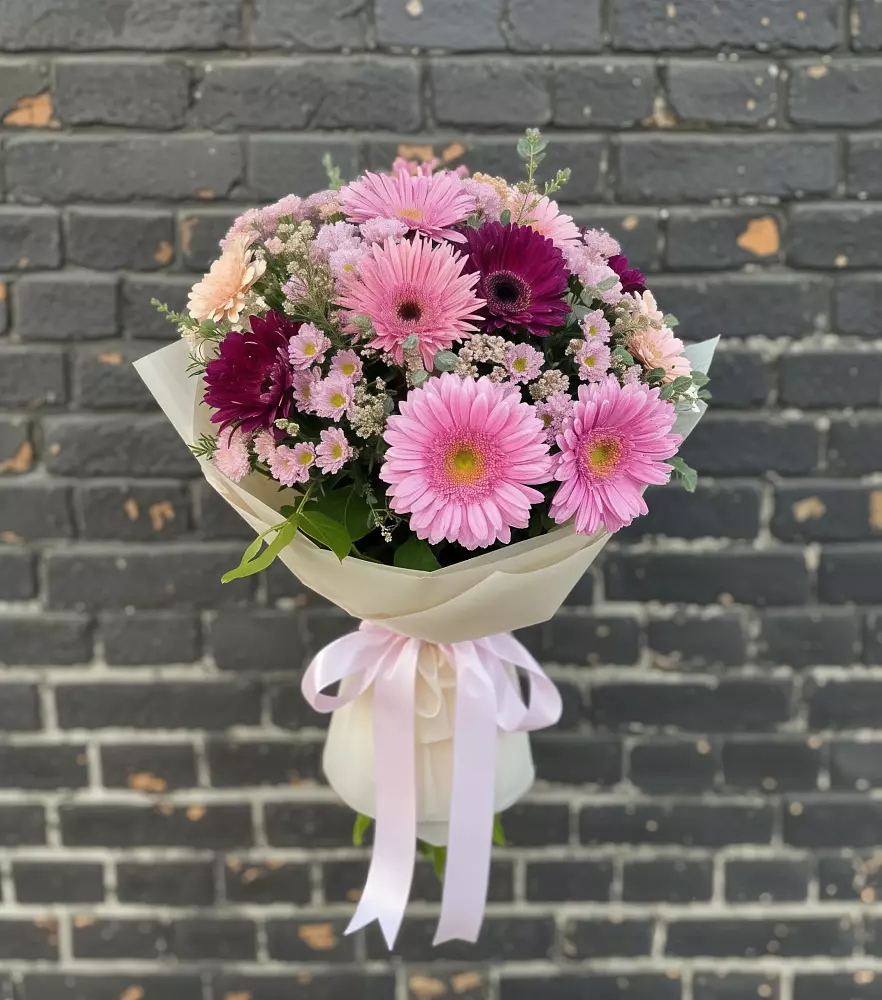 Букет цветов из: Герберы и Хризантемы в Чепигинской