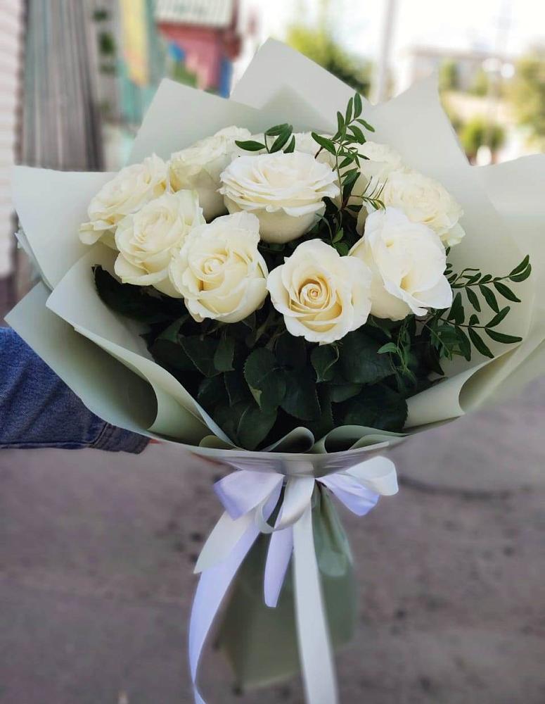 Букет Белые розы Проуд в Чепигинской