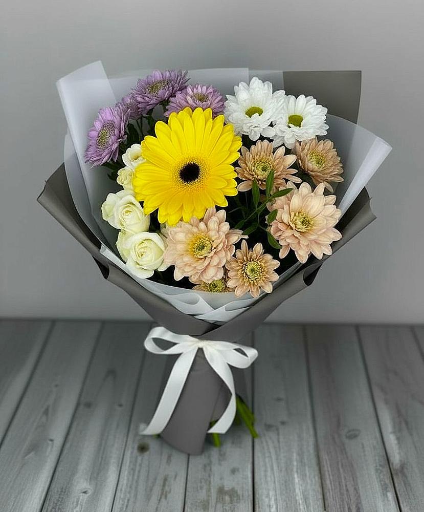 Букет цветов из: Розы, Герберы и Хризантемы в Чепигинской