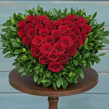 Цветочная композиция из Розы в виде сердца в Чепигинской