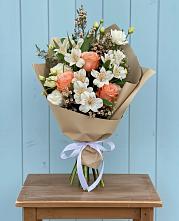 Букет цветов из:  Альстромерии, Лизиантусы, Розы и Хризантемы #REPLACE_PRED# Чепигинской