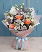 Букет цветов из:  Лизиантусы, Розы, Альстромерии и Гипсофила в Чепигинской