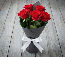Букет 5 Красных роз Эдлесс Лав #REPLACE_PRED# Чепигинской