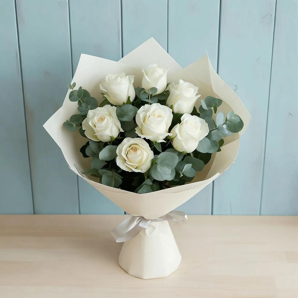 Букет Белые розы в Эвкалипте в Чепигинской