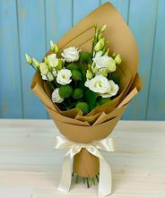 Букет цветов из:  Хризантемы и Лизиантусы в Чепигинской