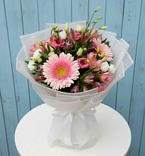 Букет цветов из:  Герберы, Альстромерии и Лизиантусы #REPLACE_PRED# Чепигинской