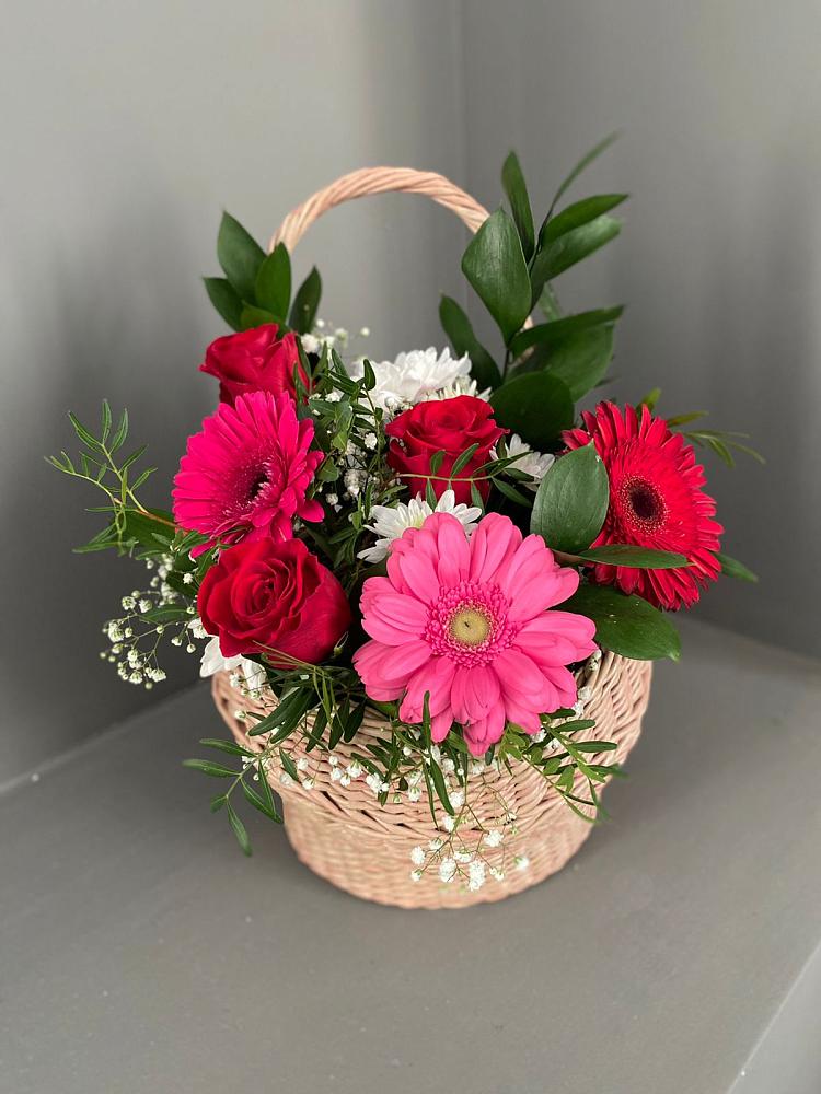 Цветочная композиция из Розы, Хризантемы и Герберы в корзине в Чепигинской