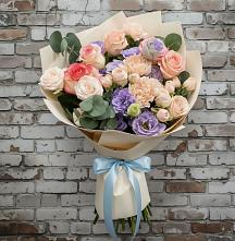 Букет цветов из:  Розы, Лизиантусы и Гвоздики в Чепигинской