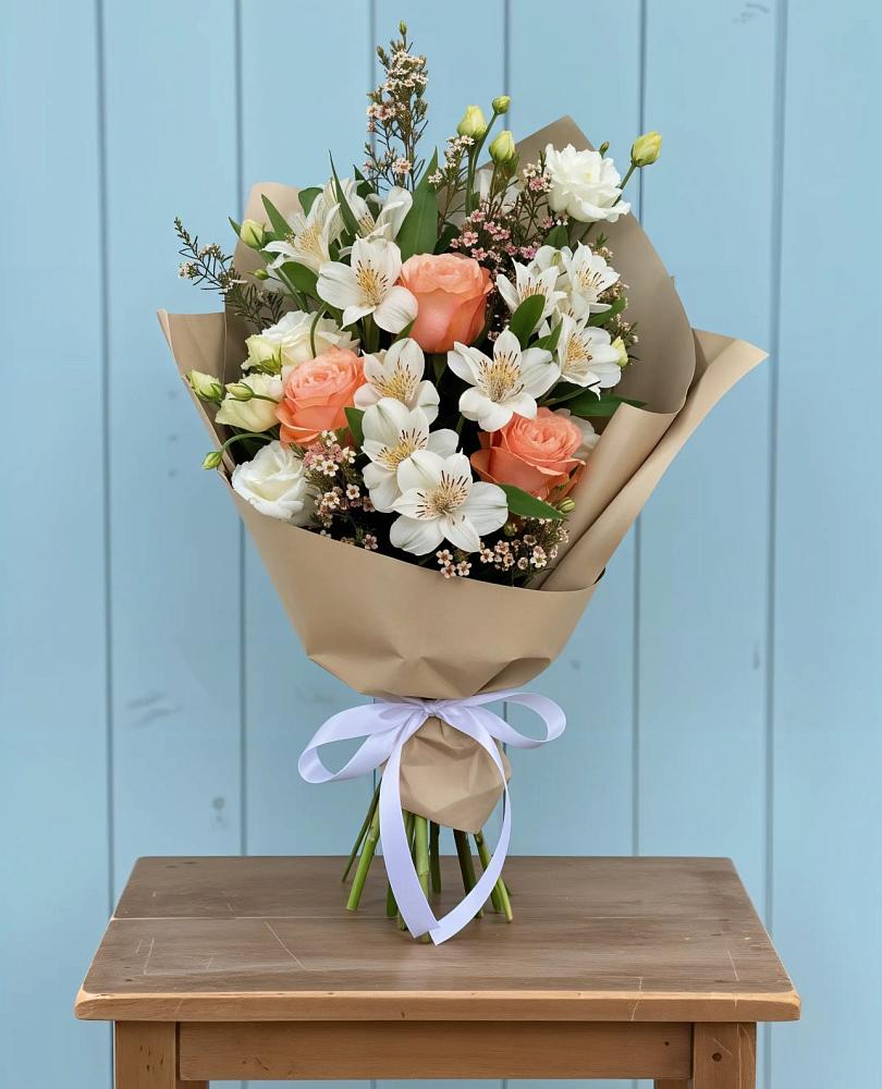 Букет цветов из: Альстромерии, Лизиантусы, Розы и Хризантемы в Чепигинской