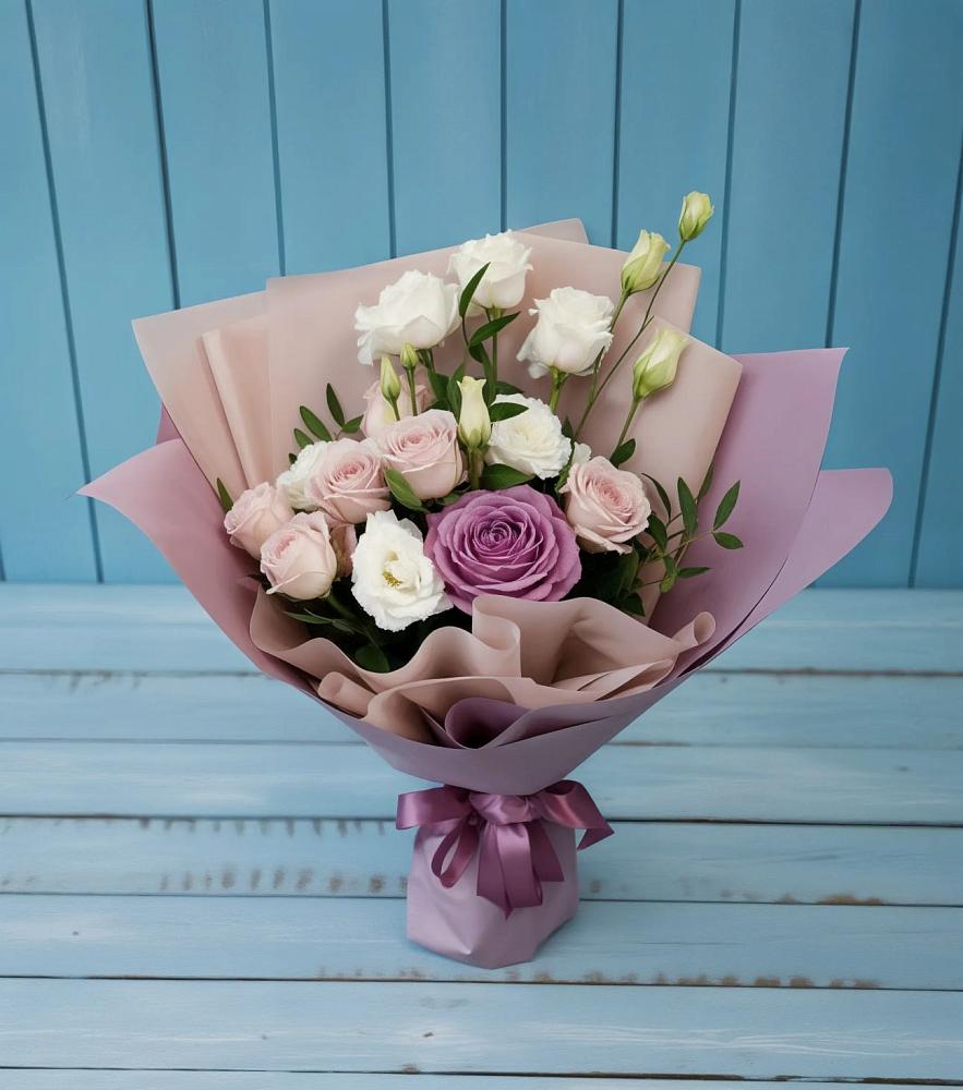 Букет цветов из: Розы и Лизиантусы в Чепигинской